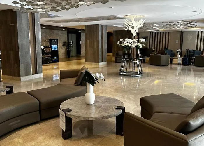 Near Airport Malls Shore 3 Moa Hotel Manila