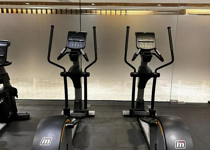 Hotel Near Airport Malls Shore 3 Moa 4*