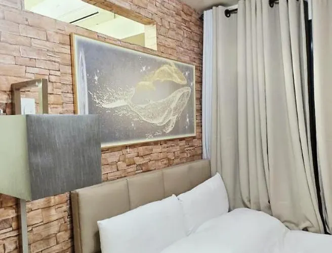 Hotel Near Airport Malls Shore 3 Moa 4*