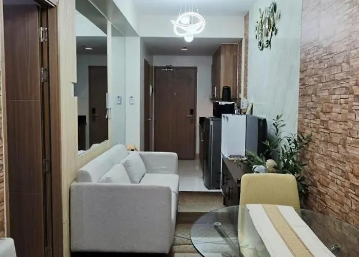 Near Airport Malls Shore 3 Moa 4*