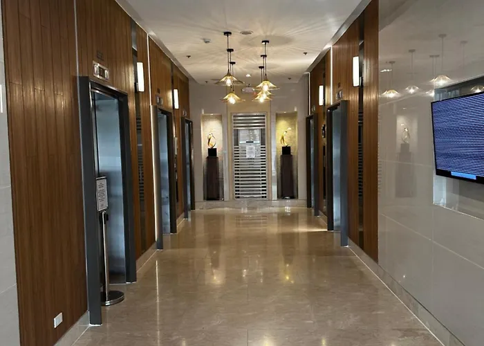 Near Airport Malls Shore 3 Moa 4* Manila